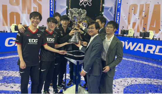 在讨论多套 在讨论多套